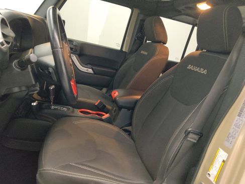 Used 2017 Jeep Wrangler Unlimited Sahara w/ Dual Top Group image 17