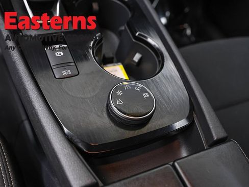 Used 2024 Nissan Rogue S AWD/4WD image 21