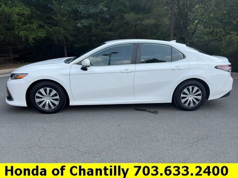 Used 2022 Toyota Camry LE FWD image 4