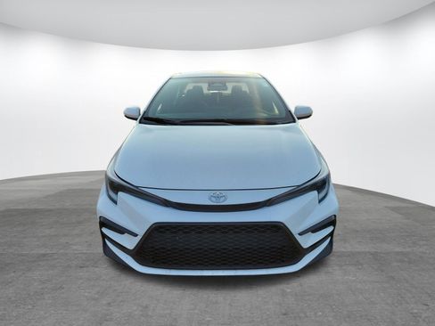 Used 2025 Toyota Corolla SE FWD image 2