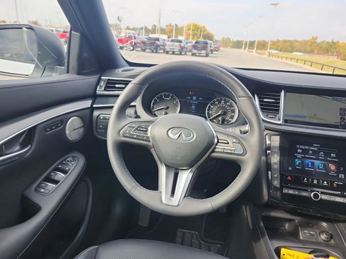 Used 2025 INFINITI QX50 Sport w/ Cargo Package image 13
