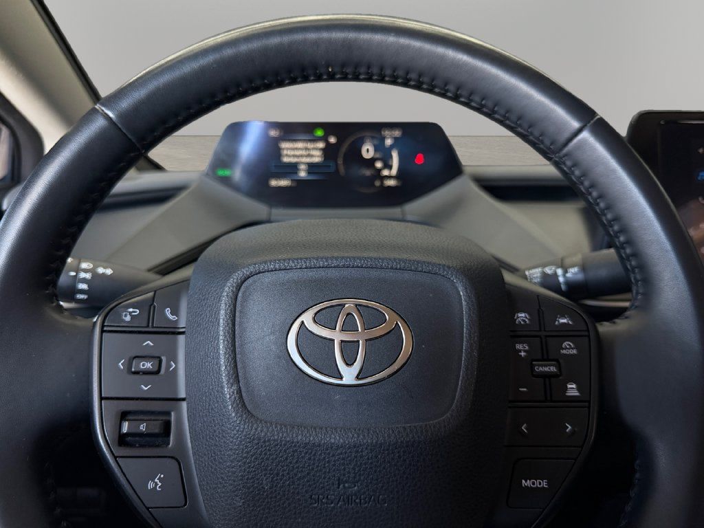 Used 2024 Toyota Prius LE FWD image 17