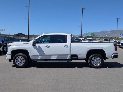Used 2025 Chevrolet Silverado 3500 High Country w/ Technology Package AWD/4WD image 2