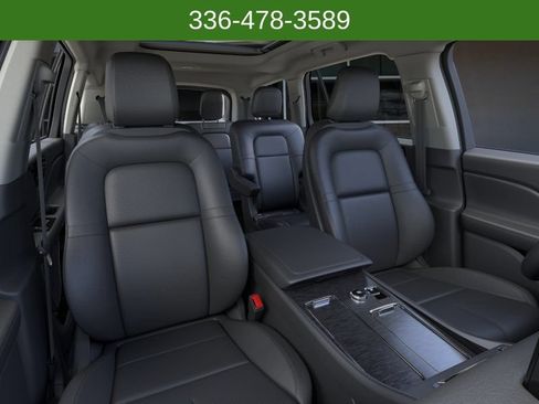 New 2026 Lincoln Aviator 2WD w/ Jet Appearance Package image 10