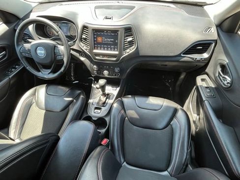 Used 2019 Jeep Cherokee Trailhawk w/ Cold Weather Group AWD/4WD image 29