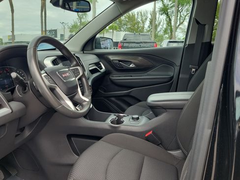 Used 2024 GMC Terrain SLE FWD image 11