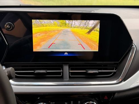 New 2026 Chevrolet Trax LT w/ Driver Confidence Package FWD image 19