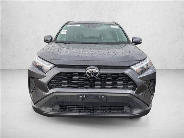 Used 2025 Toyota RAV4 XLE AWD/4WD image 2