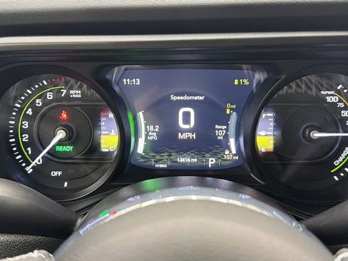 Used 2025 Jeep Wrangler Unlimited Sahara w/ Safety Group AWD/4WD image 29