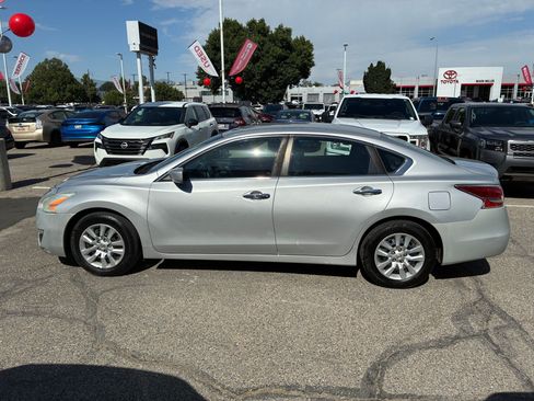 Used 2014 Nissan Altima 2.5 S FWD image 9