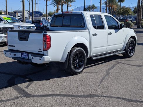 Used 2020 Nissan Frontier SV w/ Midnight Edition Floor Mats image 2