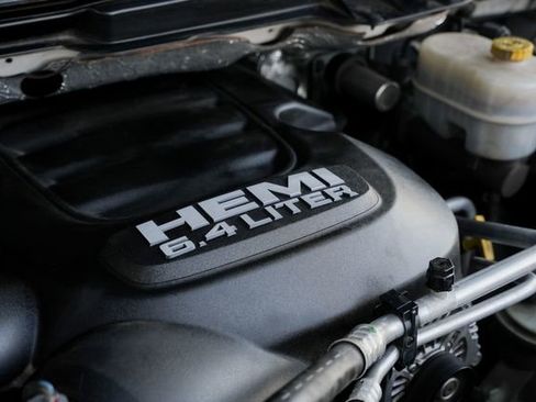 Used 2015 RAM 3500 Tradesman w/ Chrome Appearance Group image 31