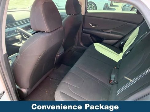 Used 2023 Hyundai Elantra SEL w/ Convenience Package FWD image 6