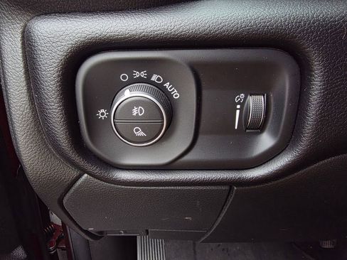 Used 2024 RAM 2500 Big Horn w/ Sport Appearance Package image 12