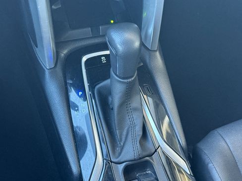 Used 2024 Toyota Corolla Cross XLE image 20