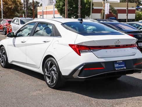 Used 2025 Hyundai Elantra Limited FWD image 9