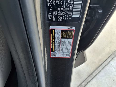 Used 2024 Genesis GV80 2.5T AWD/4WD image 33