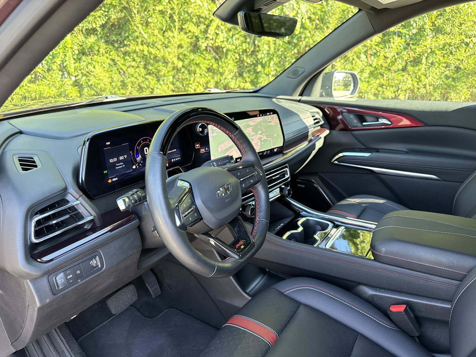 Used 2025 Chevrolet Traverse RS FWD image 22