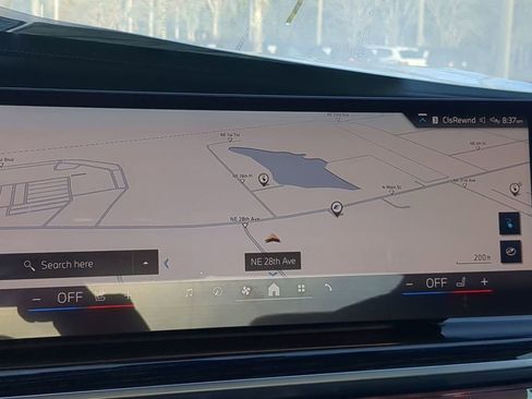 Used 2024 BMW i7 xDrive60 image 21