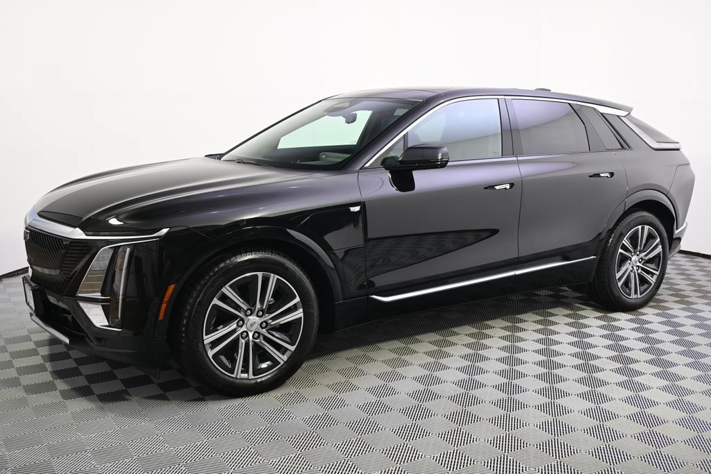 New 2026 Cadillac Lyriq Premium Luxury w/ LPO, Floor Liner Package AWD/4WD image 2