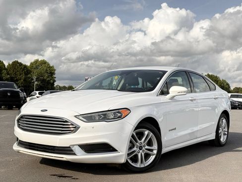 Used 2018 Ford Fusion SE w/ Equipment Group 602A FWD image 1