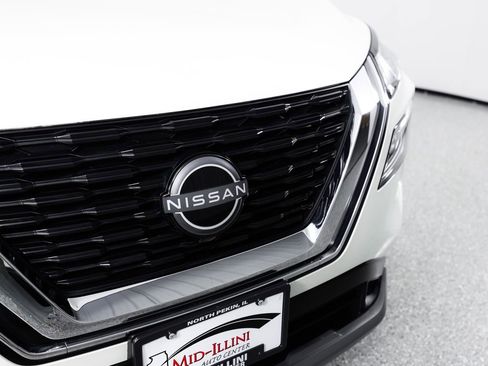 Used 2023 Nissan Rogue SV AWD/4WD image 4
