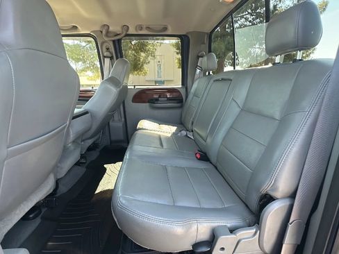 Used 2005 Ford F350 Lariat AWD/4WD image 12