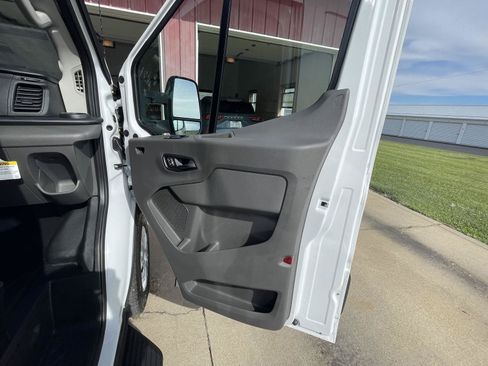 New 2026 Ford Transit 250 148 Medium Roof RWD image 32