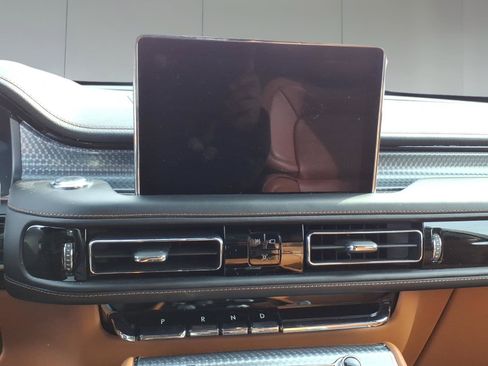 Used 2024 Lincoln Aviator Black Label w/ Jet Package image 19