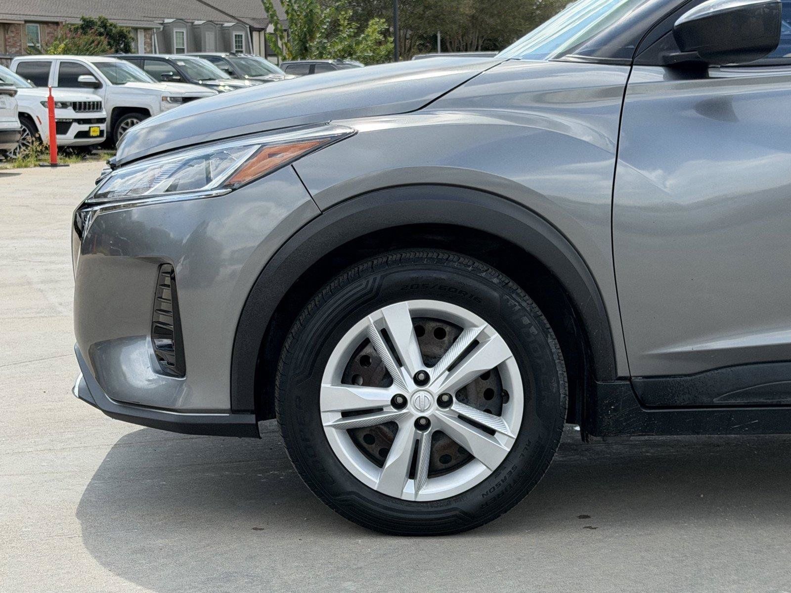 Used 2021 Nissan Kicks S FWD image 10