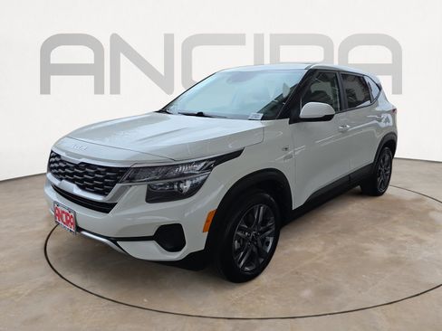 Certified 2023 Kia Seltos LX image 4