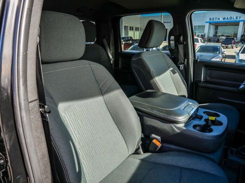 Used 2024 RAM 2500 Tradesman w/ Chrome Appearance Group image 17