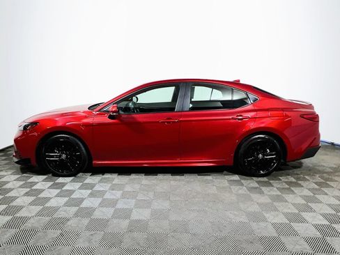 Certified 2025 Toyota Camry SE FWD image 4