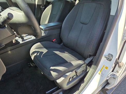 Used 2015 Chevrolet Equinox LS FWD image 6