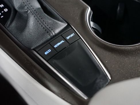 Used 2023 Toyota Camry SE FWD image 22