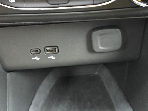 Certified 2024 Buick Encore GX Preferred w/ Comfort Package image 18