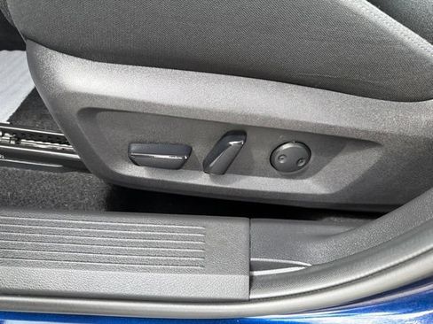 Used 2025 Nissan Rogue SV AWD/4WD image 22