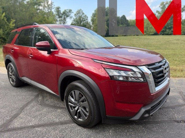 Used 2023 Nissan Pathfinder SV AWD/4WD image 1