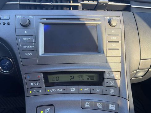 Used 2013 Toyota Prius Two FWD image 39
