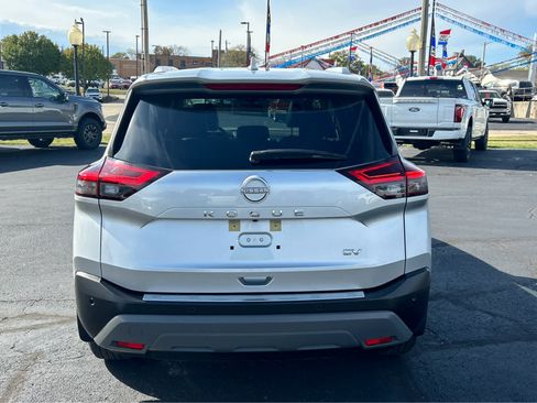 Used 2023 Nissan Rogue SV w/ SV Premium B Package image 5