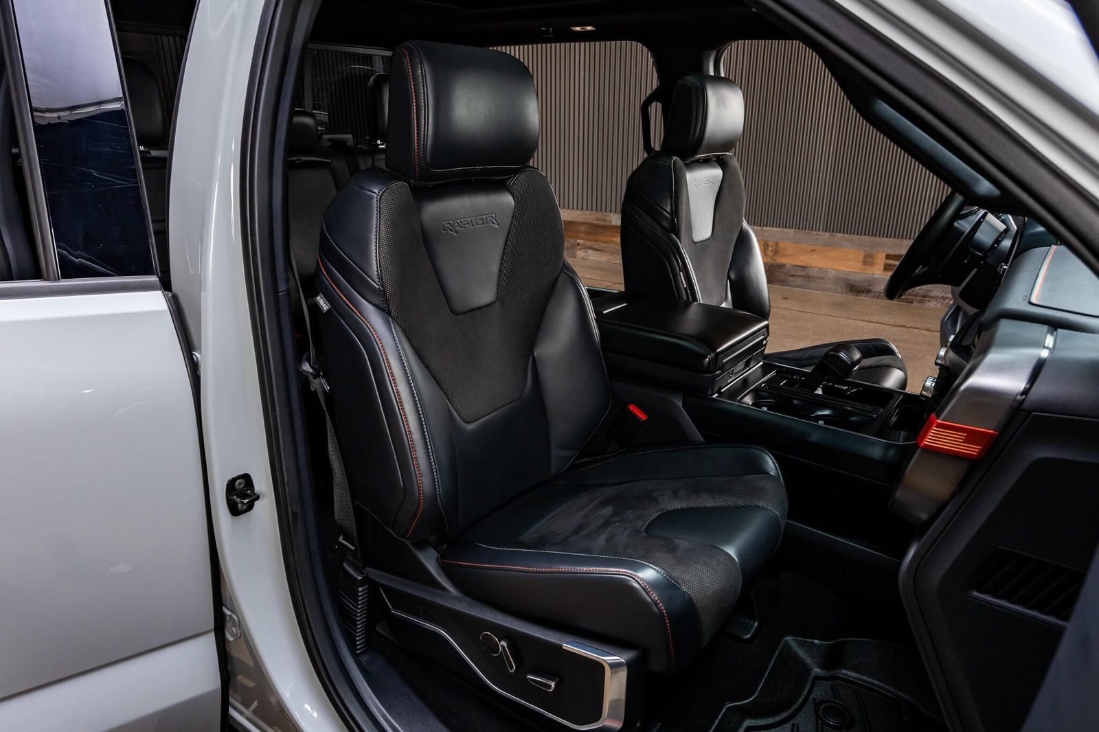 Used 2024 Ford F150 Raptor AWD/4WD image 32