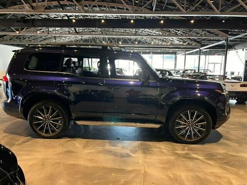 Used 2024 Lexus GX 550 w/ Accessory Package (31) image 6