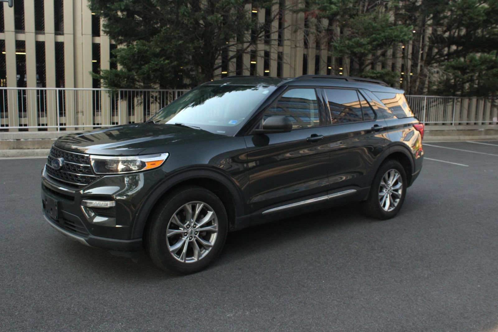 Used 2023 Ford Explorer XLT w/ Equipment Group 202A AWD/4WD image 12