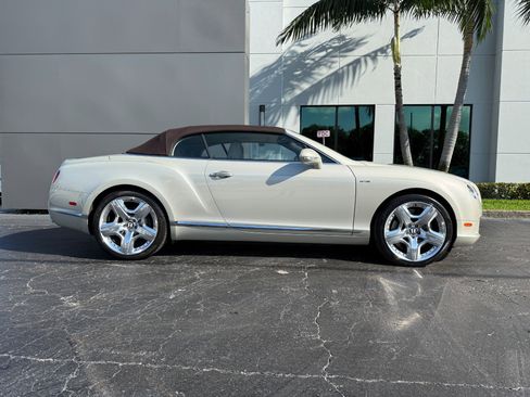 Used 2015 Bentley Continental GT image 3