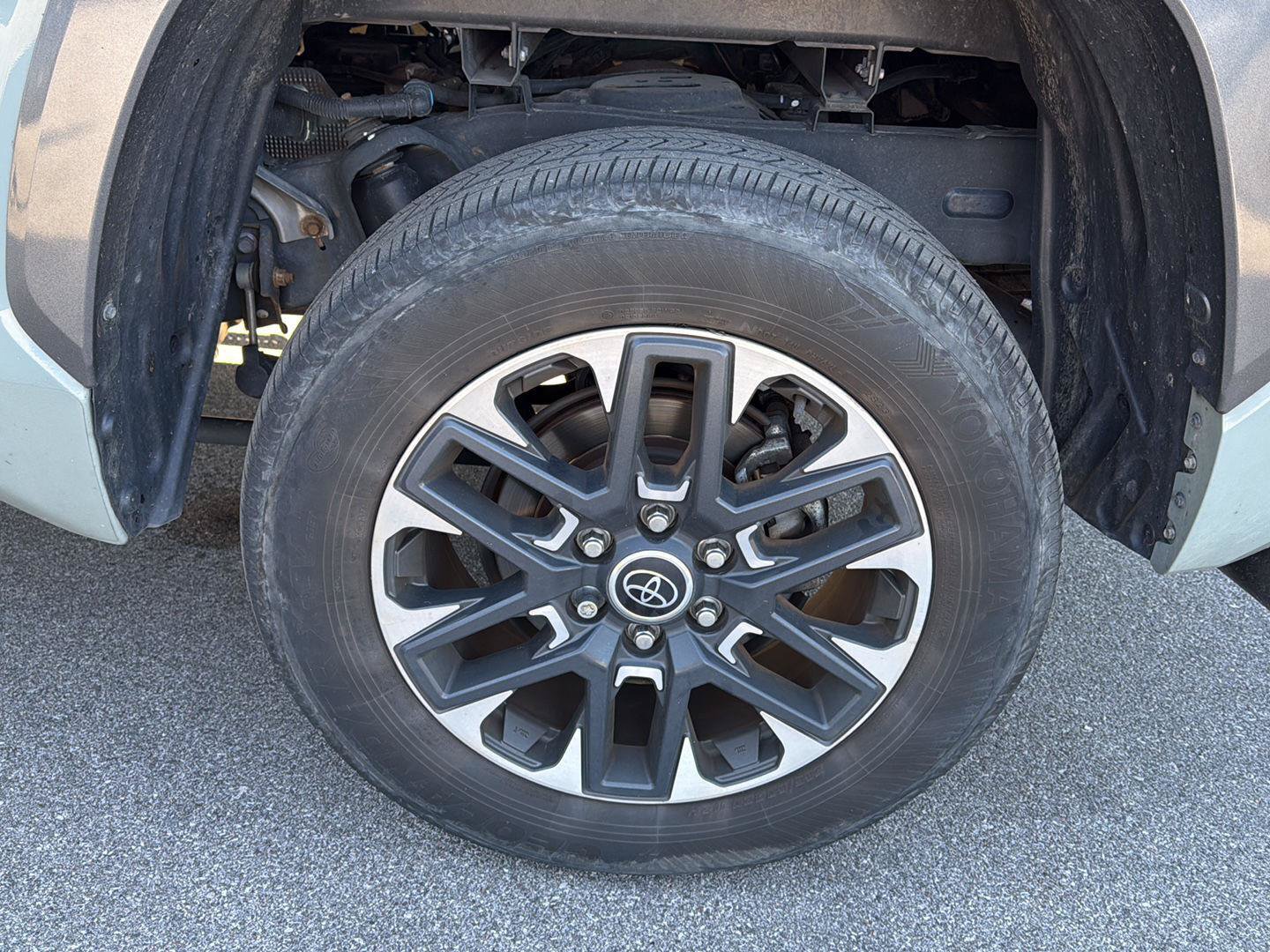 Used 2024 Toyota Tundra Limited AWD/4WD image 16