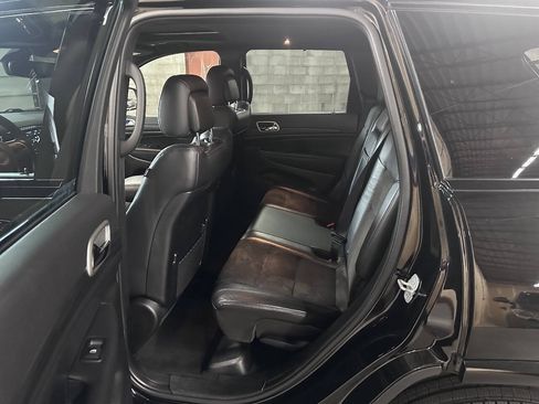 Used 2022 Jeep Grand Cherokee Laredo X AWD/4WD image 7