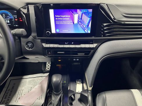 Used 2025 Toyota Camry SE image 25