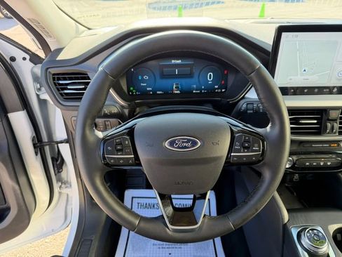 Used 2024 Ford Escape Platinum w/ Premium Technology Package image 35