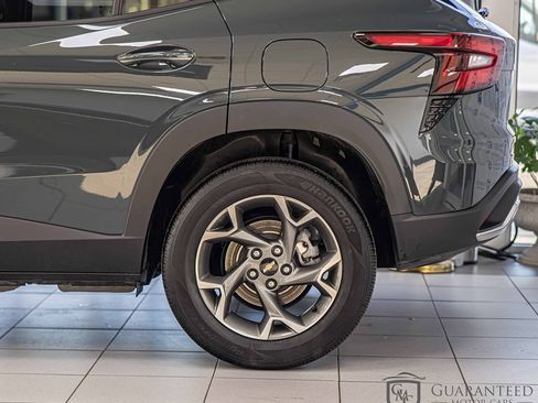 Used 2025 Chevrolet Trax LT w/ Driver Confidence Package FWD image 8