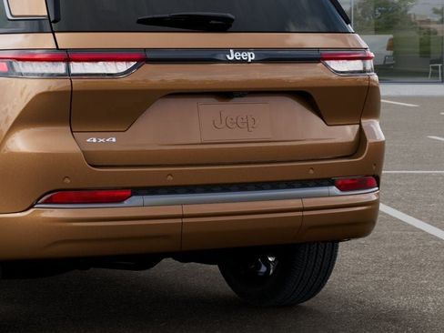 New 2026 Jeep Grand Cherokee Limited AWD/4WD image 13